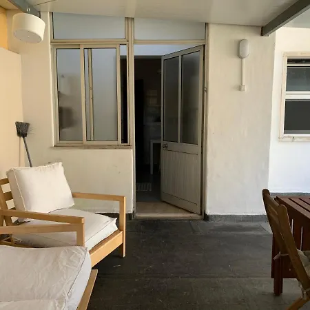 Daire Apartamento T3 Com Terraco Algés